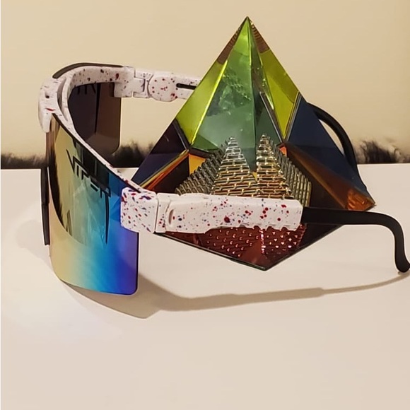 Lightweight Sports Sunglasses - Picture 2 of 2